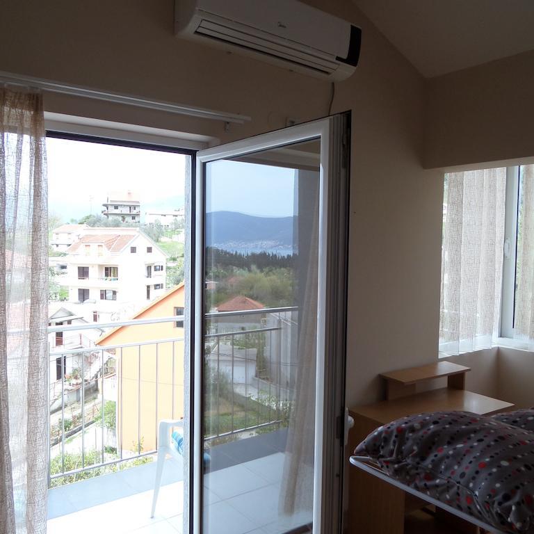 Agape Apartments Tivat Bagian luar foto