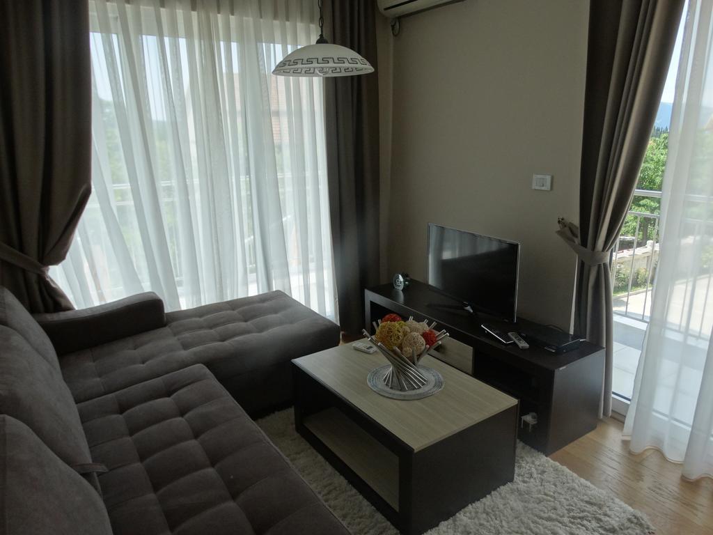 Agape Apartments Tivat Bagian luar foto