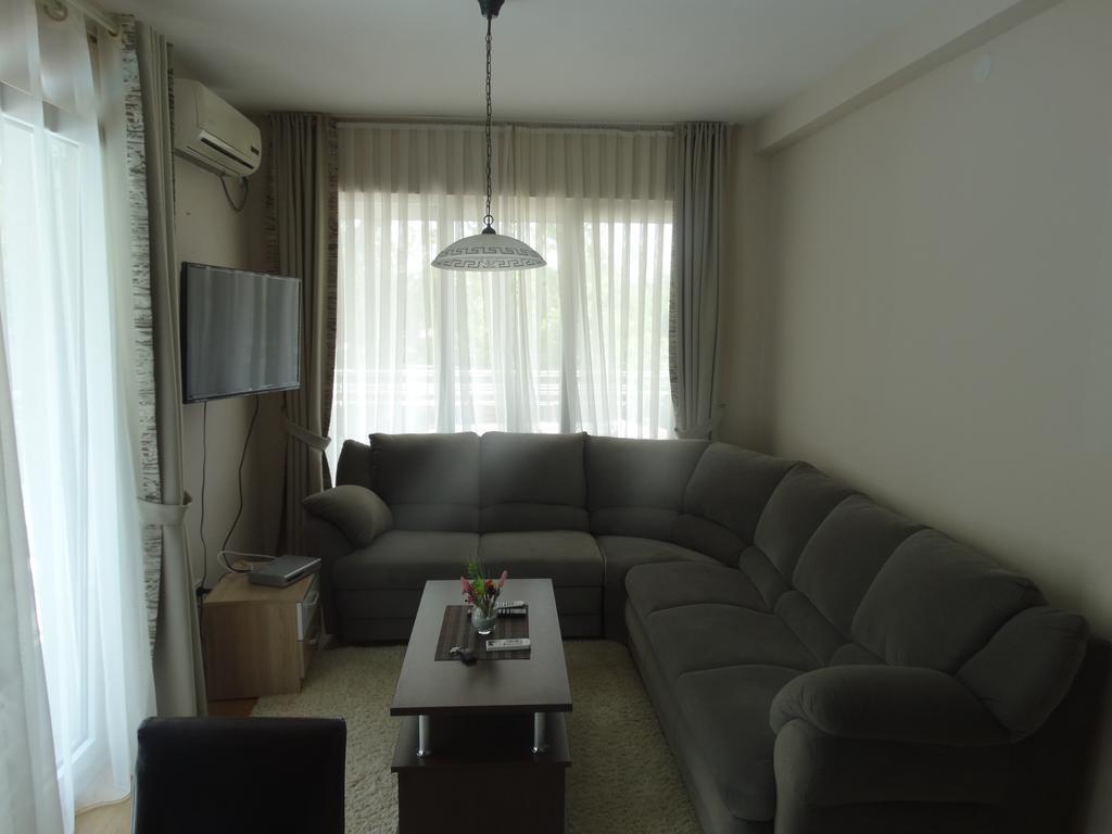 Agape Apartments Tivat Bagian luar foto