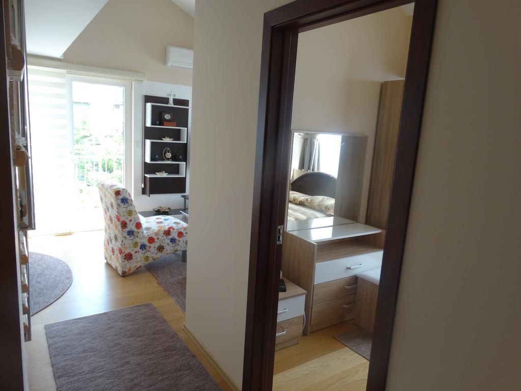 Agape Apartments Tivat Bagian luar foto