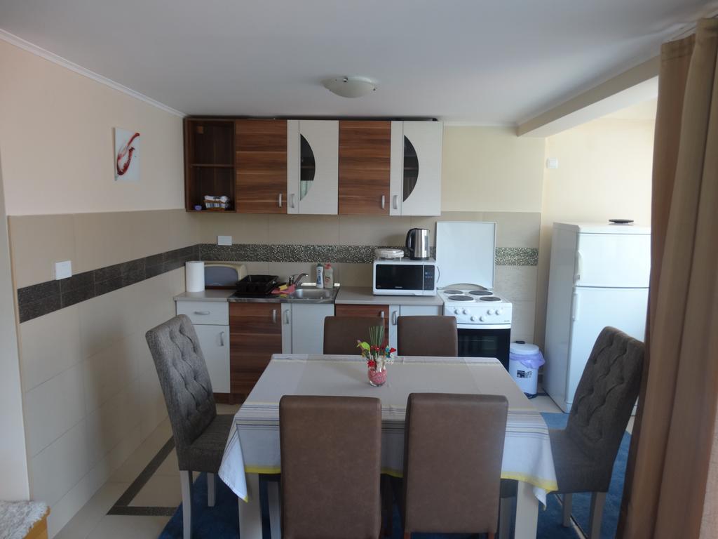 Agape Apartments Tivat Bagian luar foto